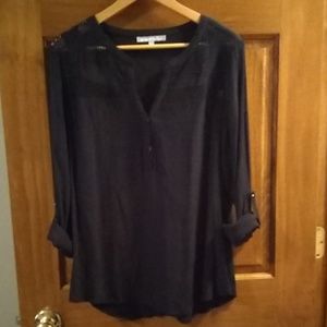 Black Daniel rainn top